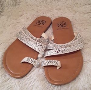 Daisy Fuentes Lola Sandals